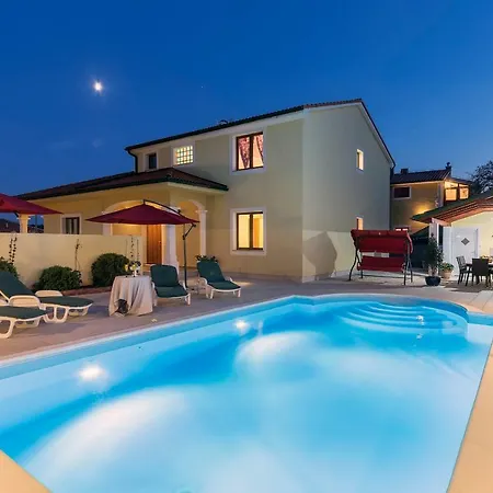 Monique Istria - Private Pool For 8 Guests *