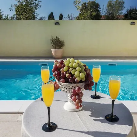 Monique Istria - Private Pool For 8 Guests Σπίτι διακοπών